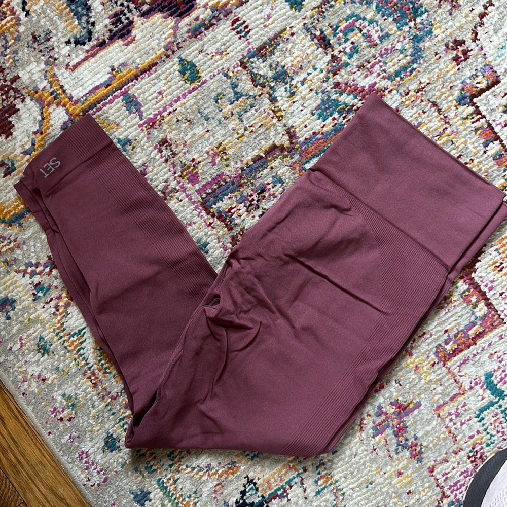 set active sculpt flex leggings in reddish grey ish color i forget the name